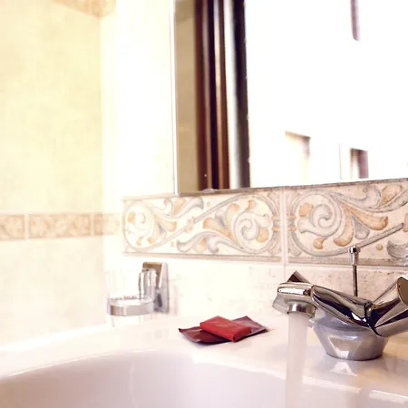 Serenissima Hotel 2*