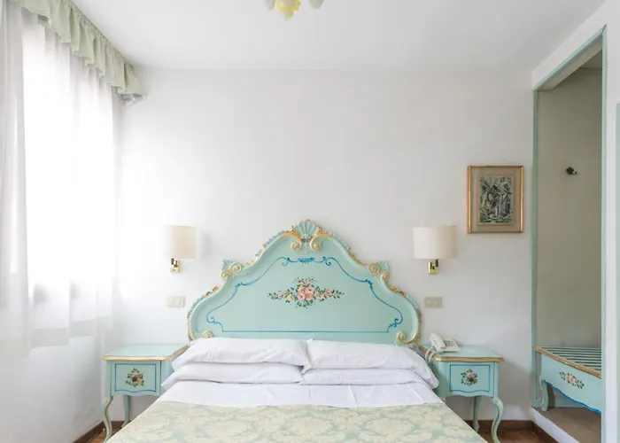 Serenissima Otel 2*