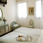 Serenissima Szálloda Velence