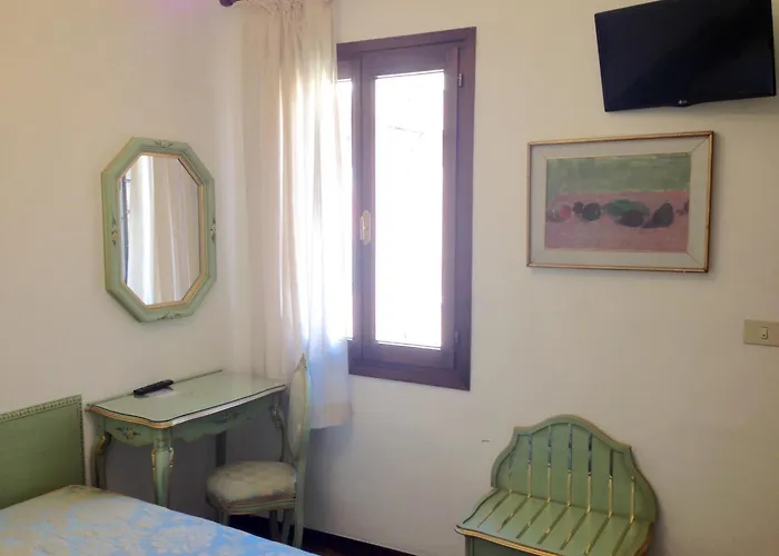 Serenissima Hotel 2*